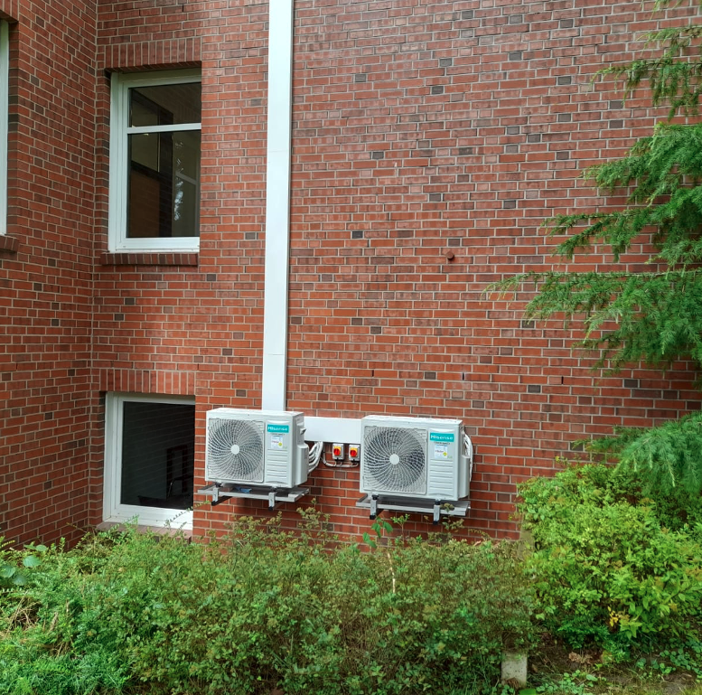 Klimaanlagen an der Außenwand