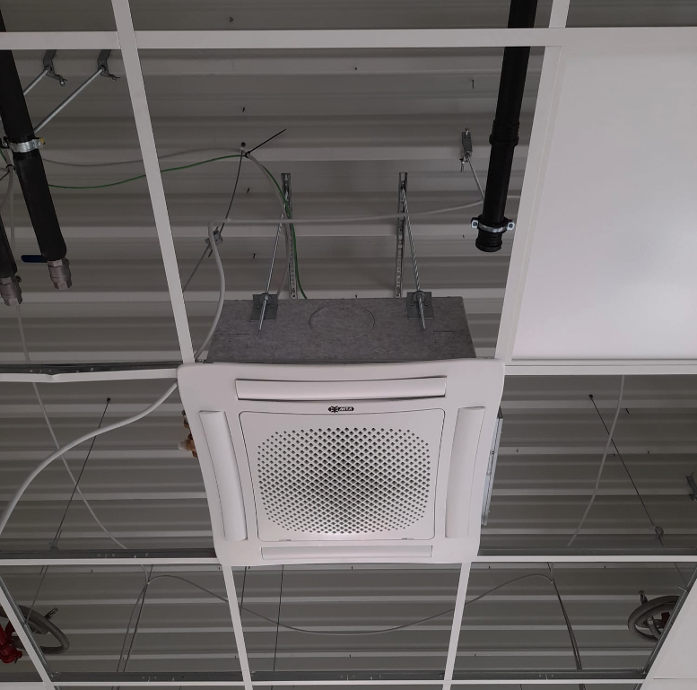 Lüftungsanlage an der Decke